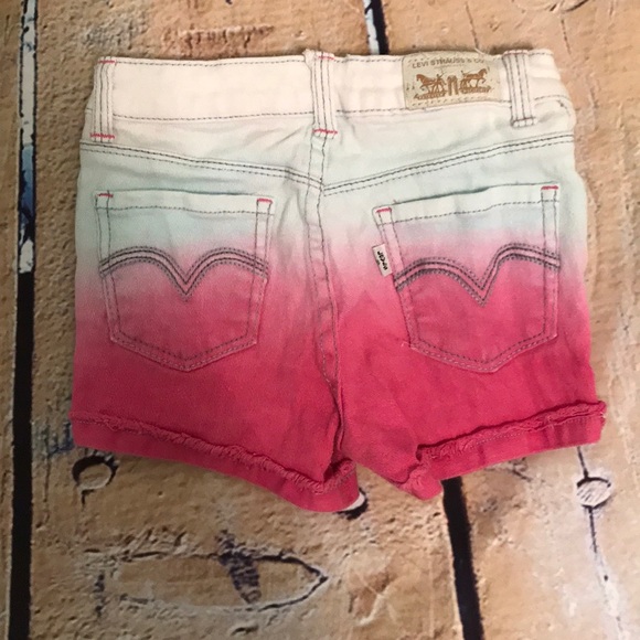 Levi’s tie dye shortie shorts - Picture 2 of 3